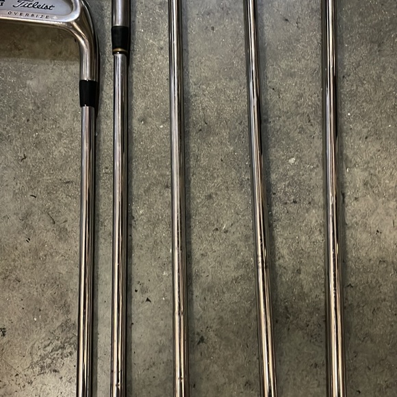 Titleist Mens Golf Set 8 Pc. 
In right hand - Picture 14 of 15